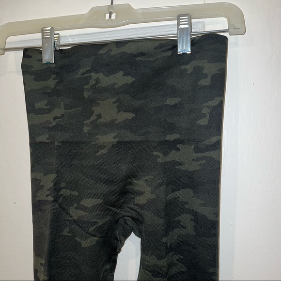 Spanx Look at Me Now High-Waisted Seamless Camo Leggings - Picture 4 of 6